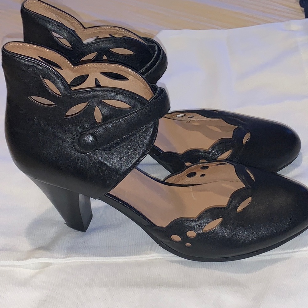 Miz mooz leather cutout heels